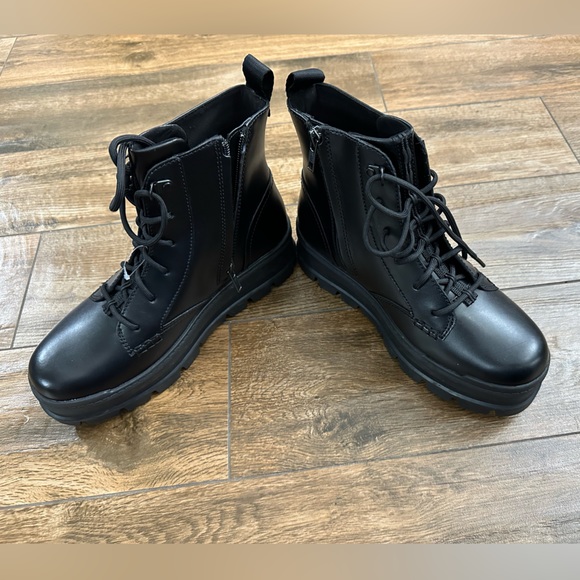 UGG Sidnee Boot 8 UGG SIDNEE WATERPROOF LEATHER COMBAT ANKLE BOOTS 8 - Picture 4 of 10